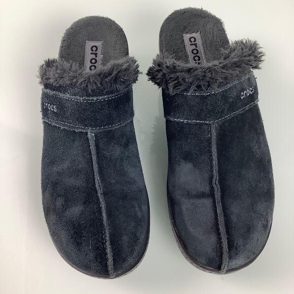 CROCS Black Suede Sherpa lined Clogs Mules women SZ 7 EUC - Picture 3 of 12